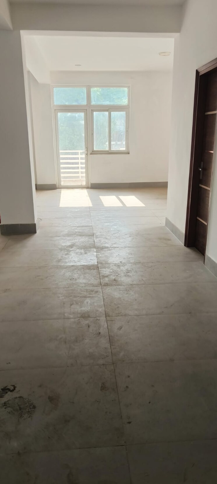 Room, vasant kunj Commercial Office Space 11000 Sq.Ft. In Vasant Kunj Delhi 9109804