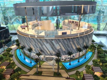  Shop For Sale in Noida Central