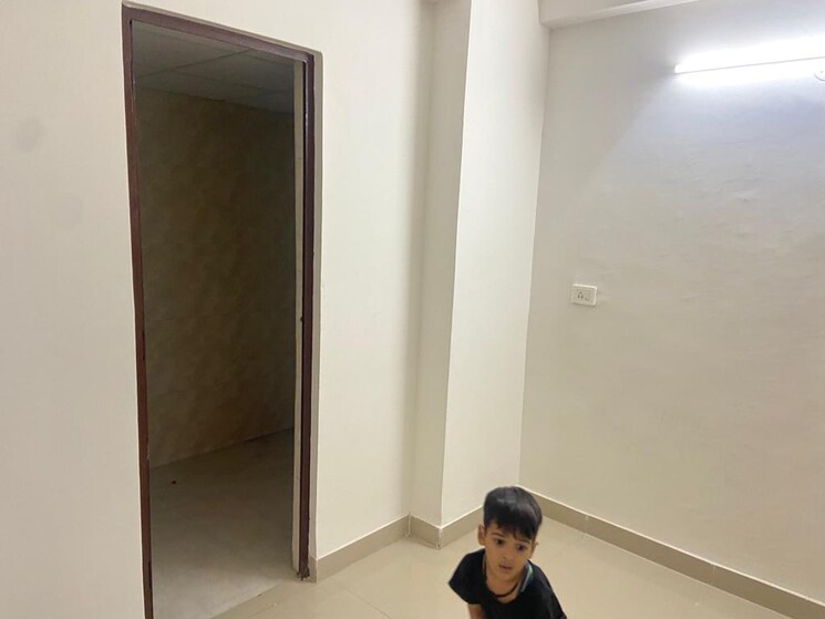 Room, sector 33 2 Bedroom 880 Sq.Ft. Apartment In Sector 33 Sonipat 9109829