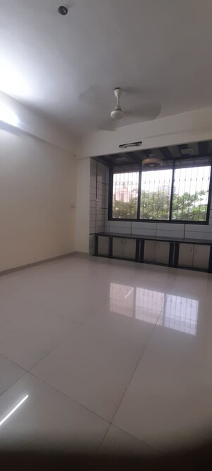 Room in 2 BHK Apartment at Kanakia Challengers, Kandivali East – for Sale