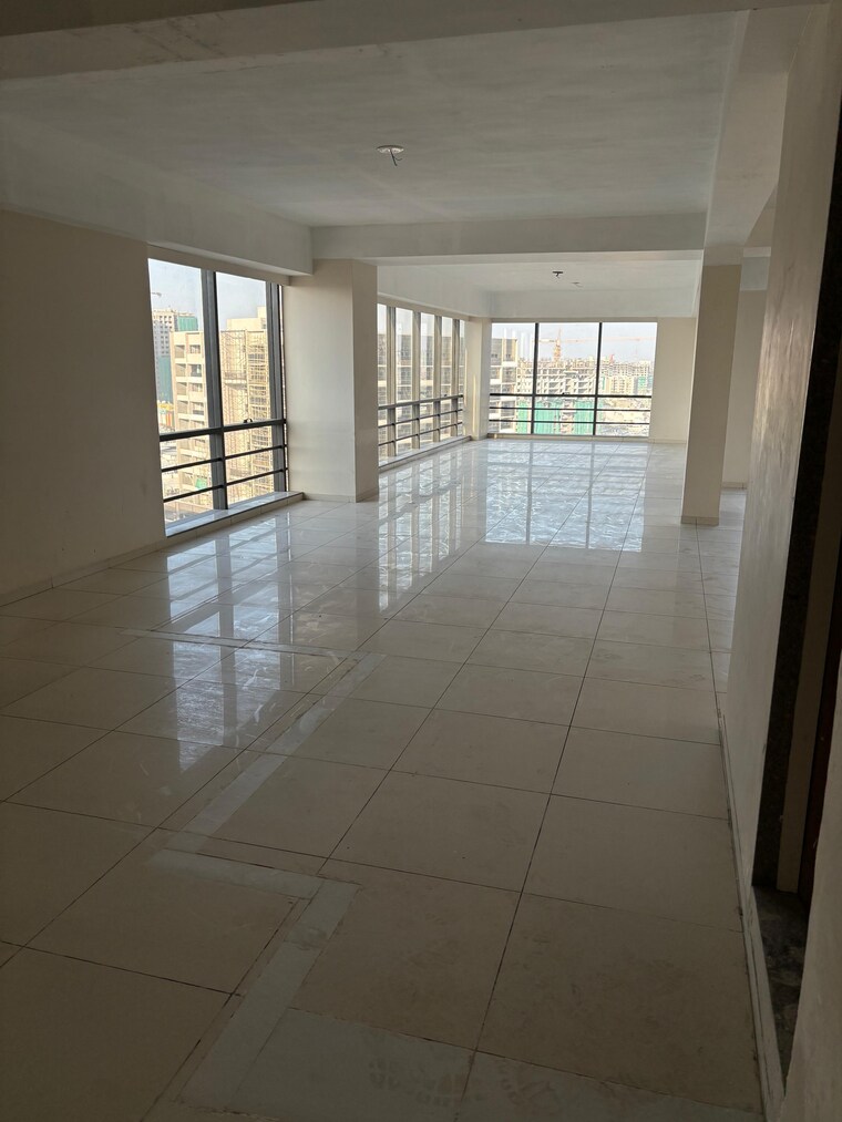 Room, satyamev-luxor Commercial Office Space 2622 Sq.Ft. In Ambli Ahmedabad 9109851
