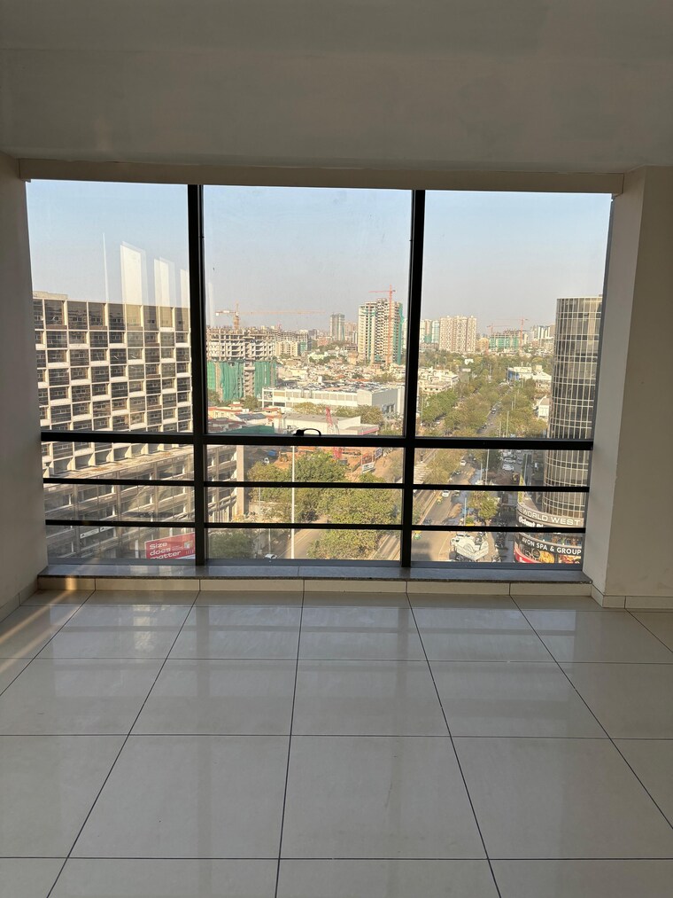 Room, satyamev-luxor Commercial Office Space 2622 Sq.Ft. In Ambli Ahmedabad 9109851