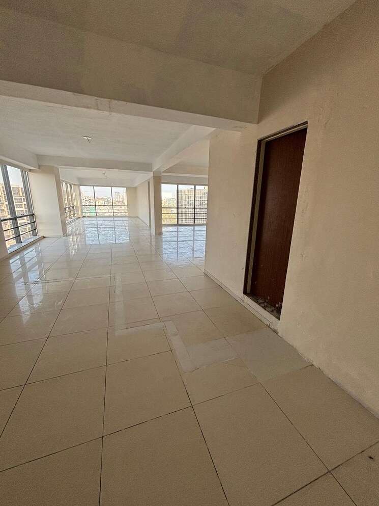 undefined, satyamev-luxor Commercial Office Space 2622 Sq.Ft. In Ambli Ahmedabad 9109851