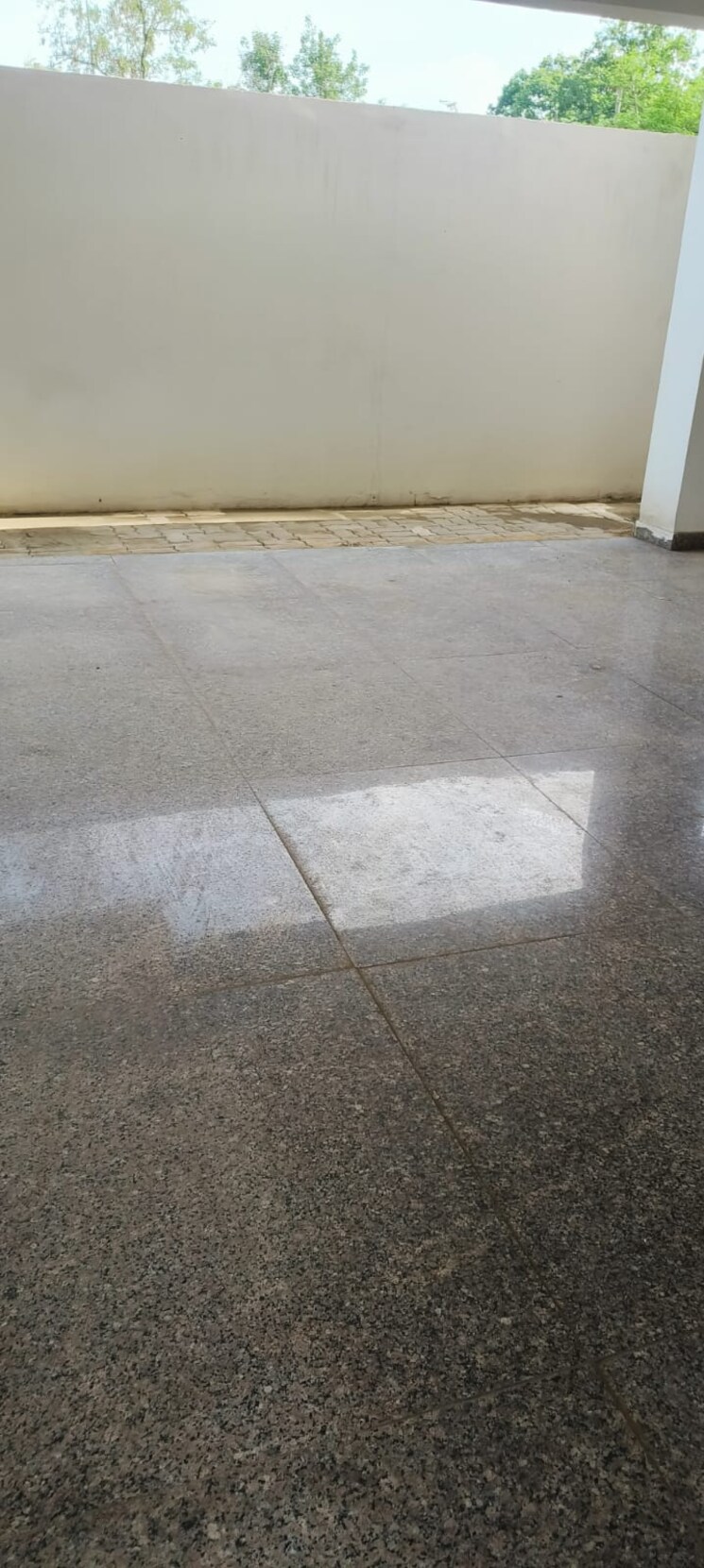 Room, dera mandi 2.5 Bedroom 200 Sq.Yd. Independent House In Dera Mandi Delhi 9109859