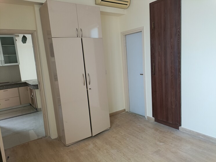 Room, unitech-the-residences-gurgaon 4 Bedroom 1870 Sq.Ft. Apartment In Sector 33 Gurgaon 9109863