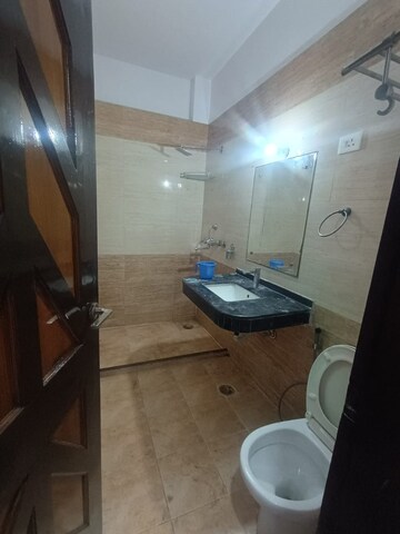 Team Area in 3 BHK Villa at Sector 56 – for Rent