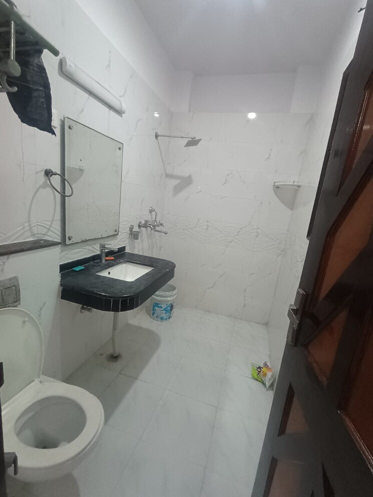 Bathroom, sector 56 3 Bedroom 1450 Sq.Ft. Villa In Sector 56 Noida 9109867