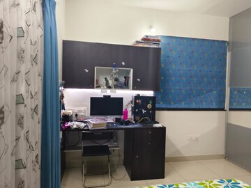 Room in 3 BHK Apartment at Pashmina Waterfront, Old Madras Road – for Rent