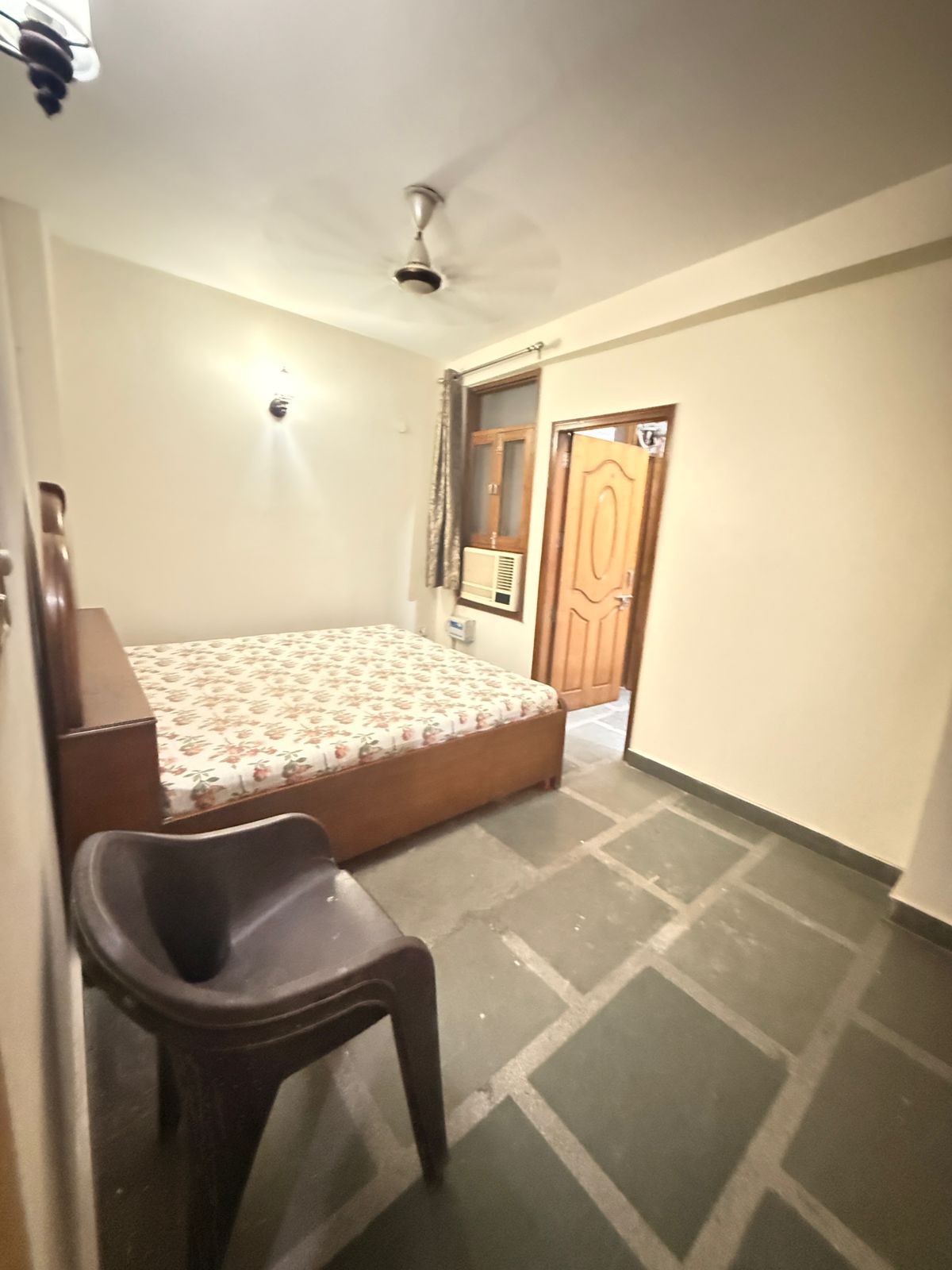 1 BHK Independent House For Rent in Chattarpur