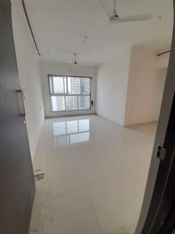 Room in 2 BHK Apartment at Gauri Excellency, Kandivali West – for Sale