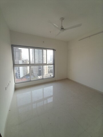 Room in 2 BHK Apartment at Gauri Excellency, Kandivali West – for Sale