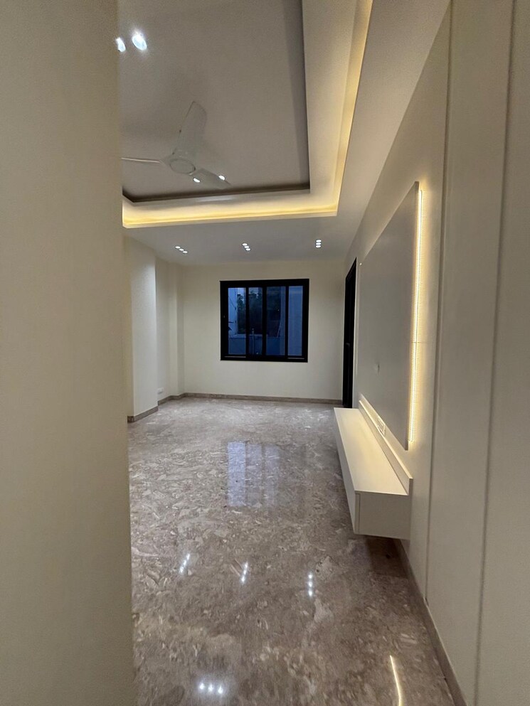 Room, south extension ii 4 Bedroom 4000 Sq.Ft. Penthouse In South Extension ii Delhi 9109875