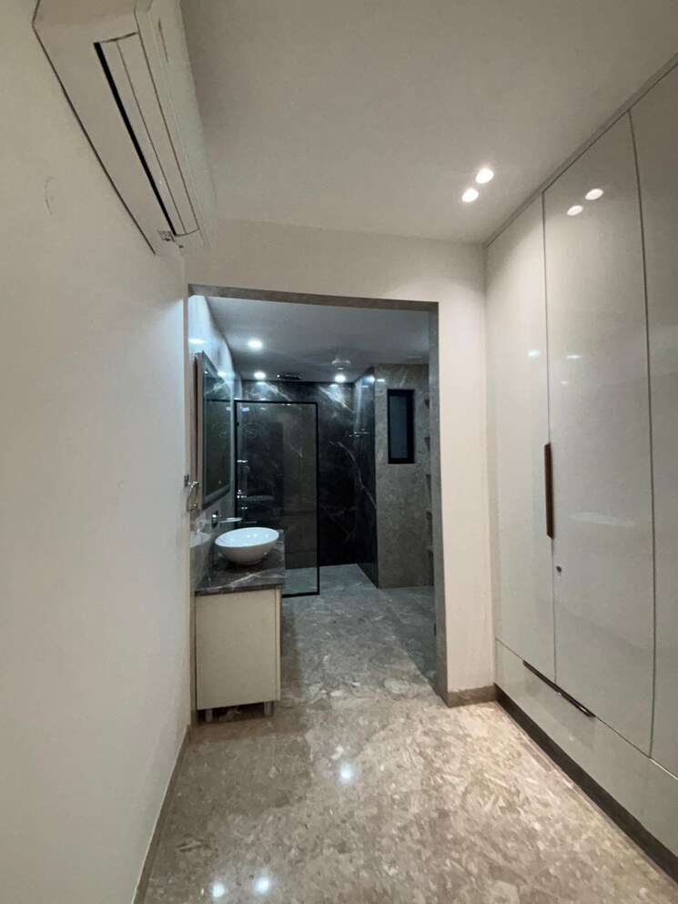 Room, south extension ii 4 Bedroom 4000 Sq.Ft. Penthouse In South Extension ii Delhi 9109875