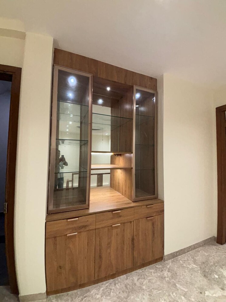 Room, south extension ii 4 Bedroom 4000 Sq.Ft. Penthouse In South Extension ii Delhi 9109875