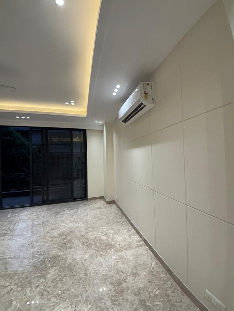 Room, south extension ii 4 Bedroom 4000 Sq.Ft. Penthouse In South Extension ii Delhi 9109875