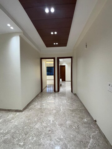 Room in 4 BHK Penthouse at South Extension ii – for Rent