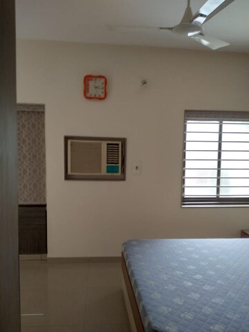 Room in 3 BHK Villa at Shyamal – for Rent