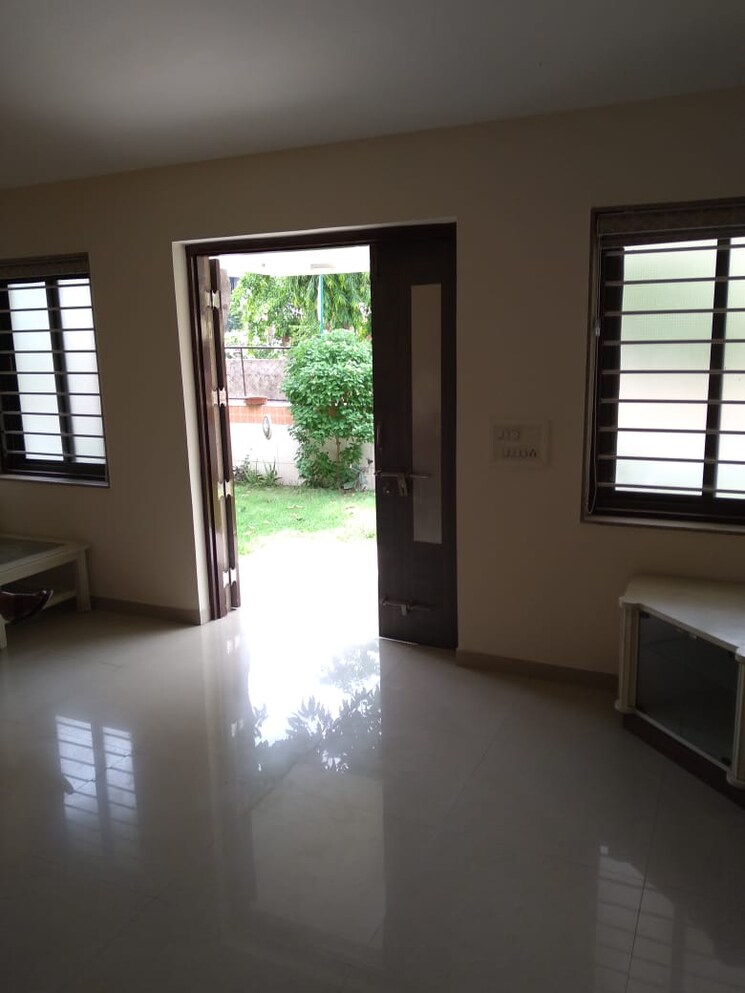 Room, shyamal 3 Bedroom 3000 Sq.Ft. Villa In Shyamal Ahmedabad 9109935