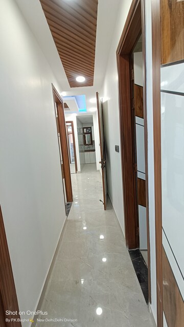 Building Lobby in 3 BHK Builder Floor at Govindpuri – for Sale