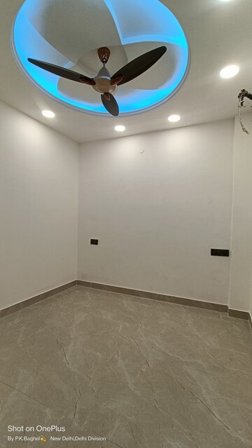 Room in 3 BHK Builder Floor at Govindpuri – for Sale