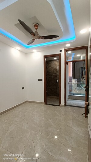 Room in 3 BHK Builder Floor at Govindpuri – for Sale