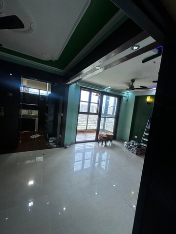 Room in 3 BHK Apartment at Tulip White, Sector 69 – for Rent