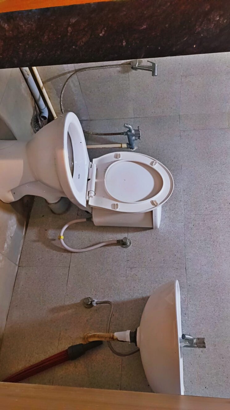 Bathroom, sindhubhavan Commercial Office Space 1300 Sq.Ft. In Sindhubhavan Ahmedabad 9109955