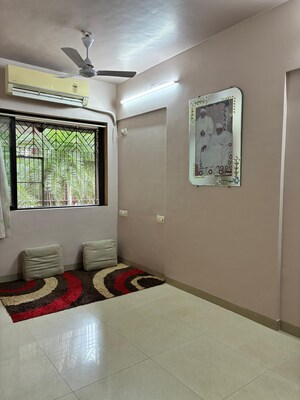 Room in 1 BHK Apartment at Shree Laxmi Basera Apartments, Mazgaon – for Sale