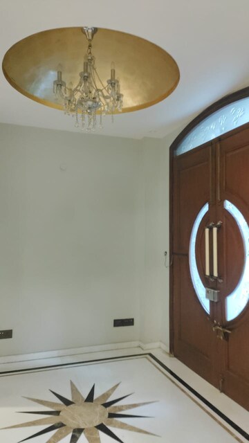 Room in 5 BHK Villa at West End Colony – for Sale