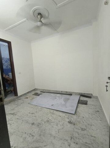 Room in 2 BHK Builder Floor at Govindpuri – for Rent