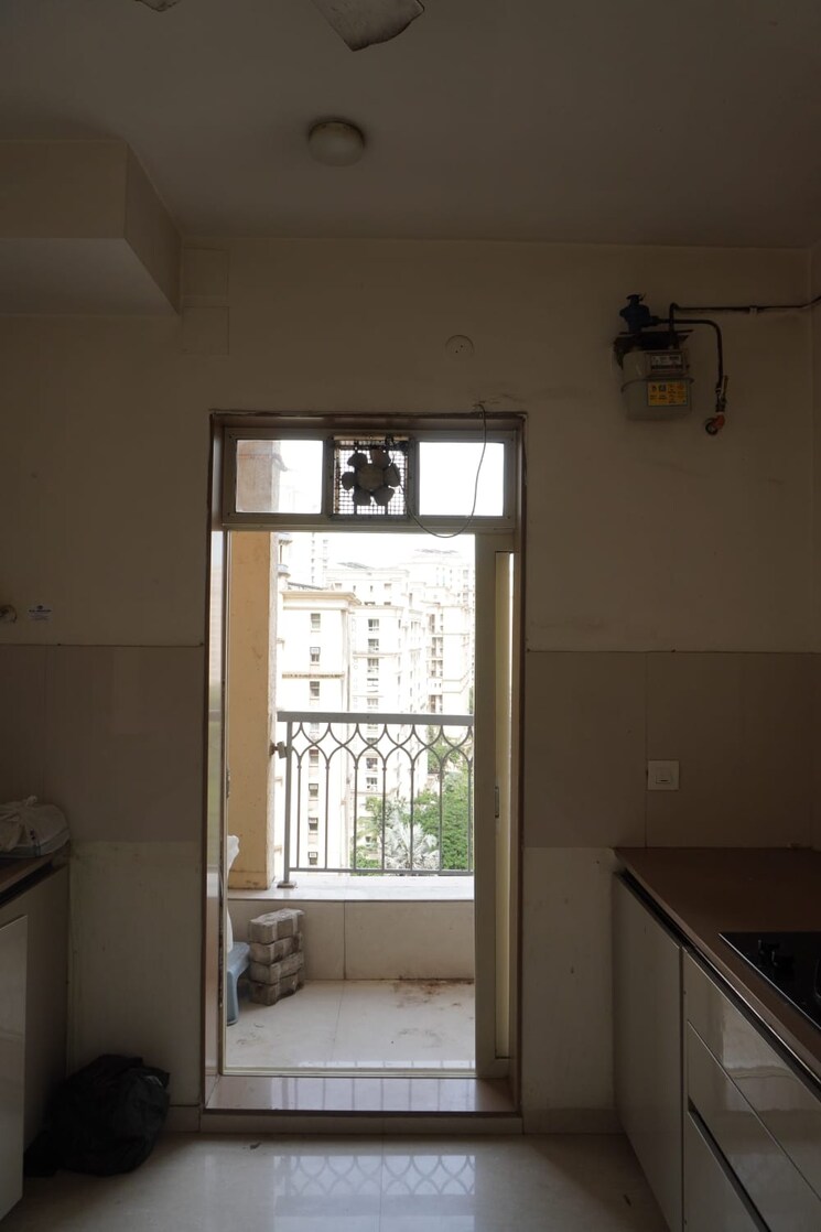 Room, hiranandani-estate 3 Bedroom 1445 Sq.Ft. Apartment In Ghodbunder Road Thane 9109963