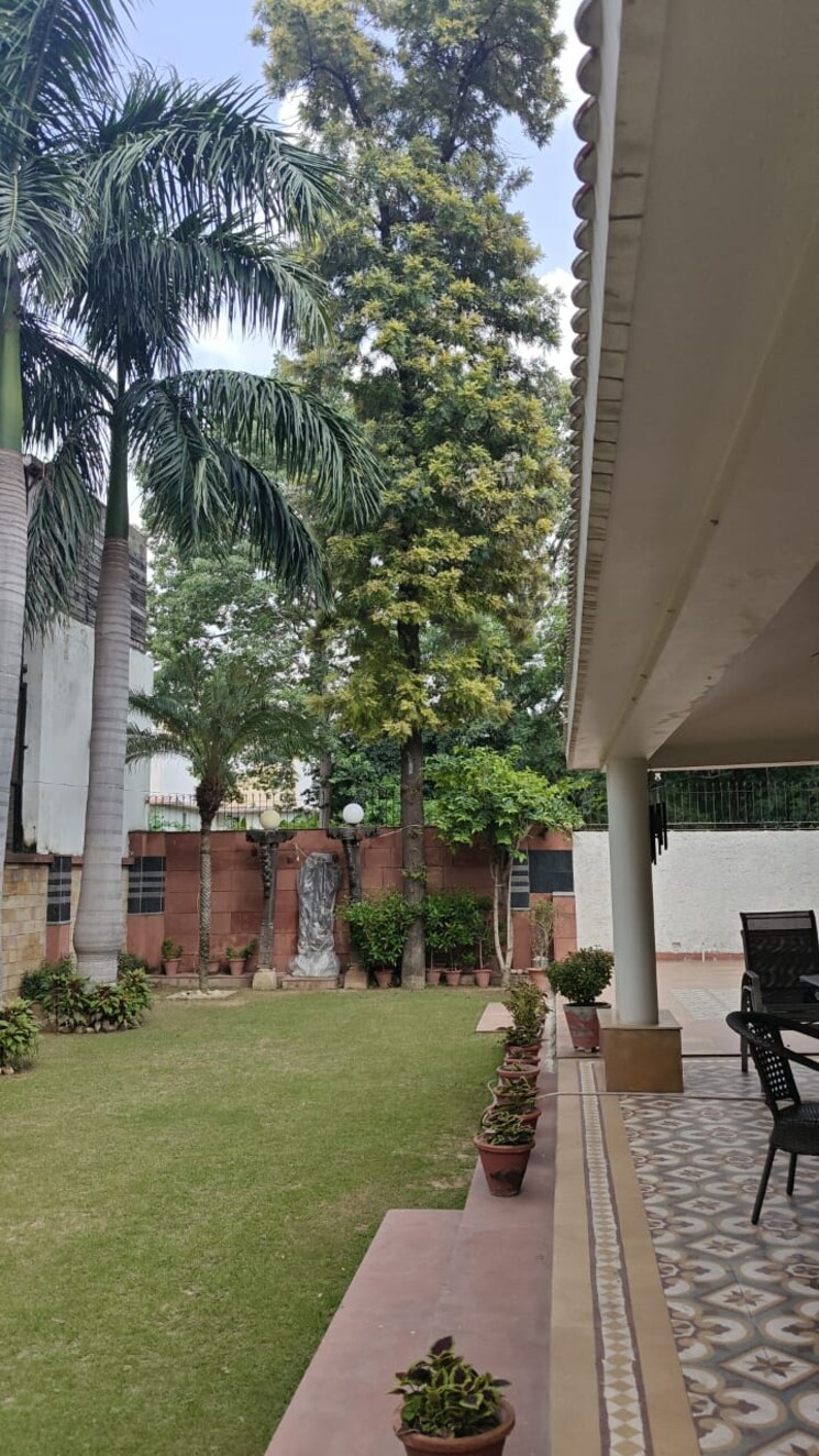 Exterior View, rangpuri 5 Bedroom 6500 Sq.Ft. Villa In Rangpuri Delhi 9109959