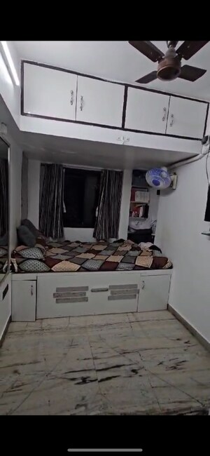 Team Area in 2 BHK Apartment at DB Realty Orchid Tower, Agripada – for Sale