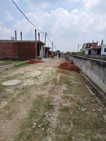  Plot – Exterior View View at Jankipuram Extension - for Sale