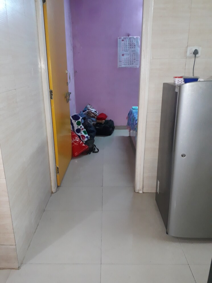 Room, santacruz east 1 Bedroom 450 Sq.Ft. Apartment In Santacruz East Mumbai 9109985