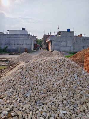  Plot – Exterior View View at Jankipuram Extension - for Sale