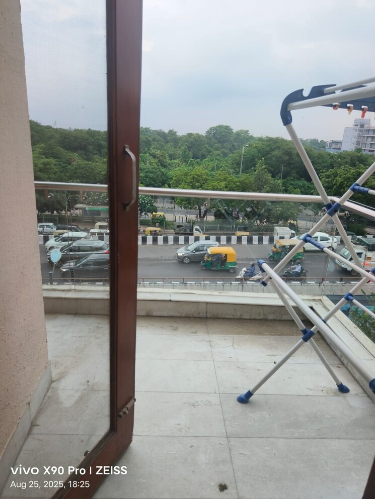 Balcony, greater kailash ii 3 Bedroom 250 Sq.Yd. Builder Floor In Greater Kailash ii Delhi 9109982