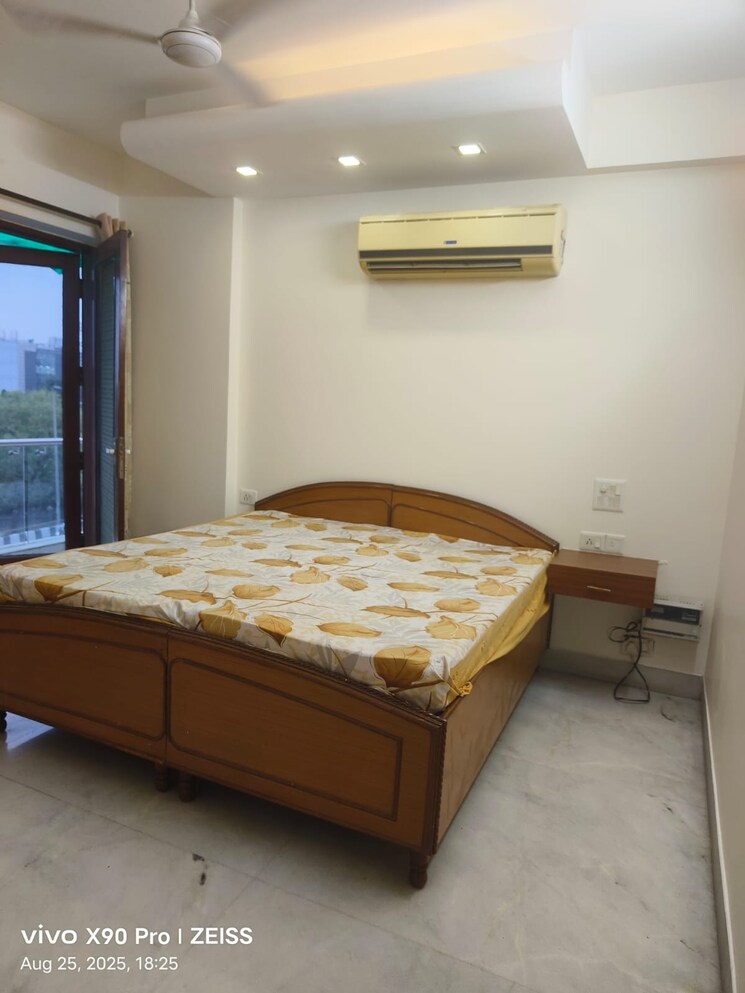 Bedroom, greater kailash ii 3 Bedroom 250 Sq.Yd. Builder Floor In Greater Kailash ii Delhi 9109982