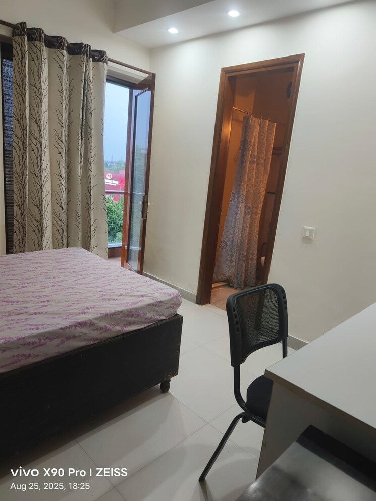 Bedroom, greater kailash ii 3 Bedroom 250 Sq.Yd. Builder Floor In Greater Kailash ii Delhi 9109982