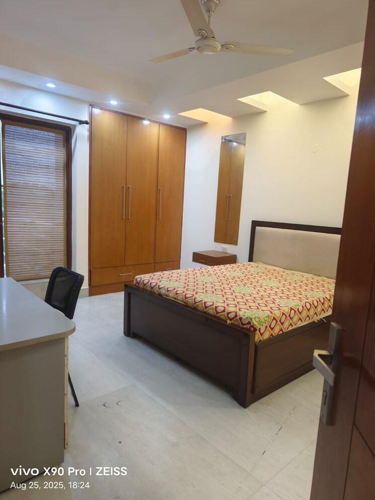 Bedroom, greater kailash ii 3 Bedroom 250 Sq.Yd. Builder Floor In Greater Kailash ii Delhi 9109982