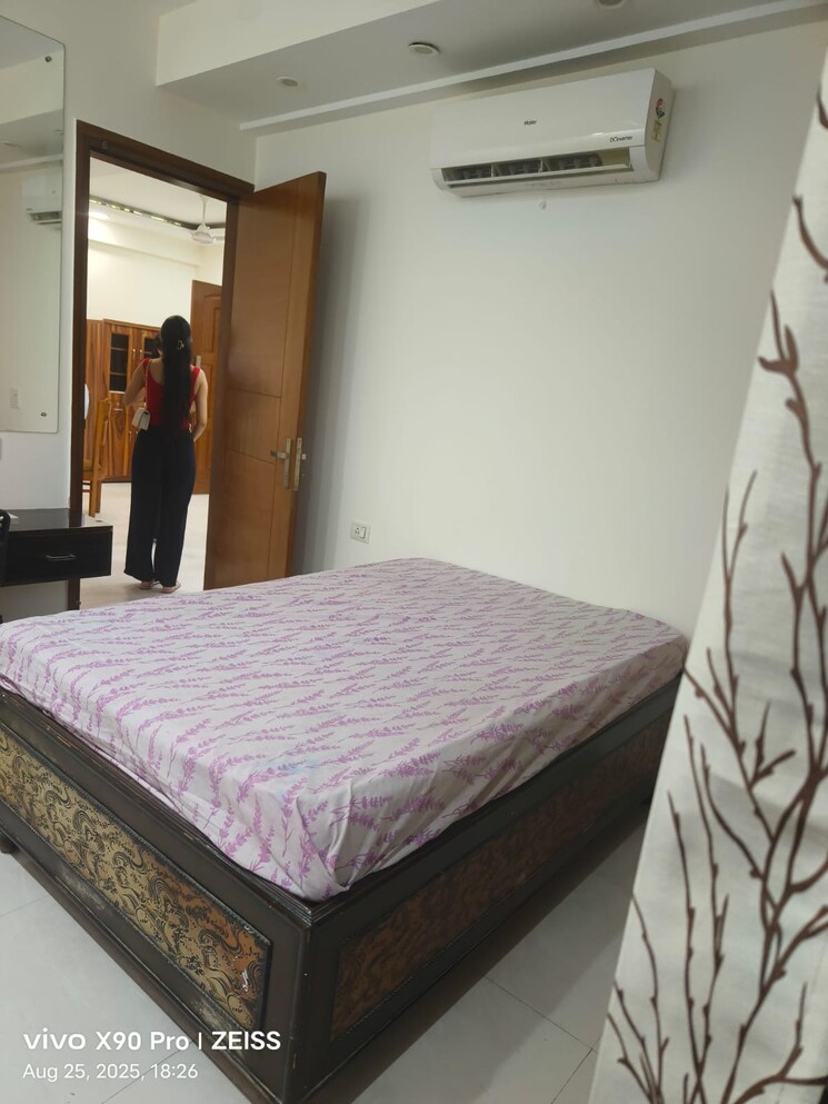 Bedroom, greater kailash ii 3 Bedroom 250 Sq.Yd. Builder Floor In Greater Kailash ii Delhi 9109982