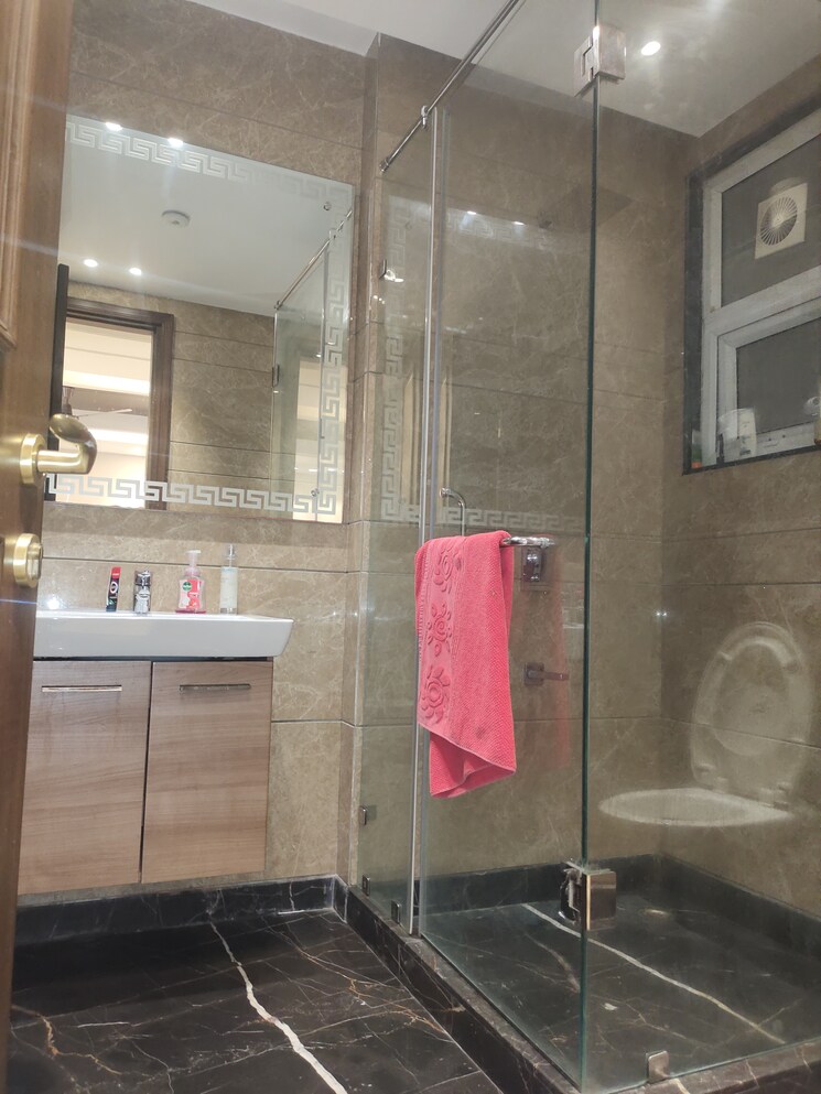 Kitchen, greater kailash i 3 Bedroom 2000 Sq.Ft. Builder Floor In Greater Kailash I Delhi 9109981