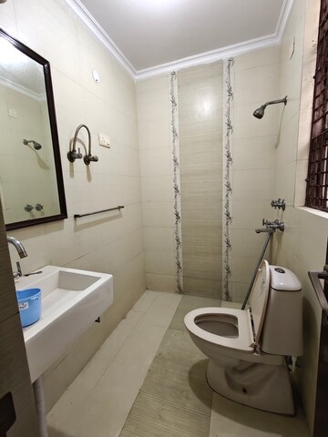 Attached Bathroom in 2.5 BHK Independent House at Super Mart 1, Sector 27 – for Rent