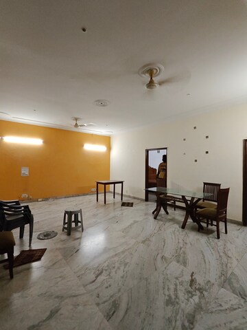 Living Room in 2 BHK Builder Floor at Ansal Sushant Lok I, Sector 43 – for Rent