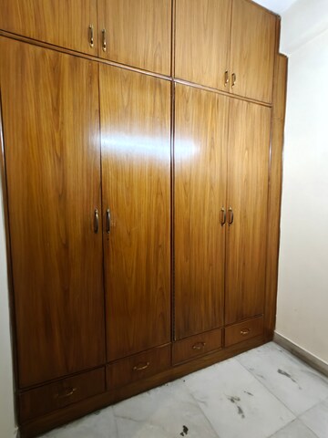 Furnished Amenities in 2 BHK Builder Floor at Ansal Sushant Lok I, Sector 43 – for Rent