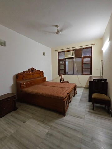 Living Room in 2 BHK Builder Floor at Ansal Sushant Lok I, Sector 43 – for Rent