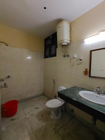 Bathroom in 2 BHK Builder Floor at Ansal Sushant Lok I, Sector 43 – for Rent