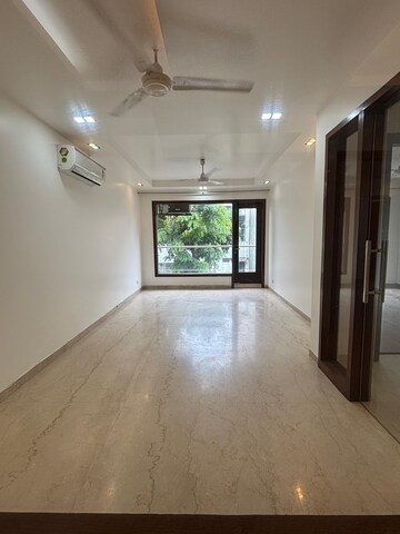 Room in 3 BHK Builder Floor at Uday Park – for Rent