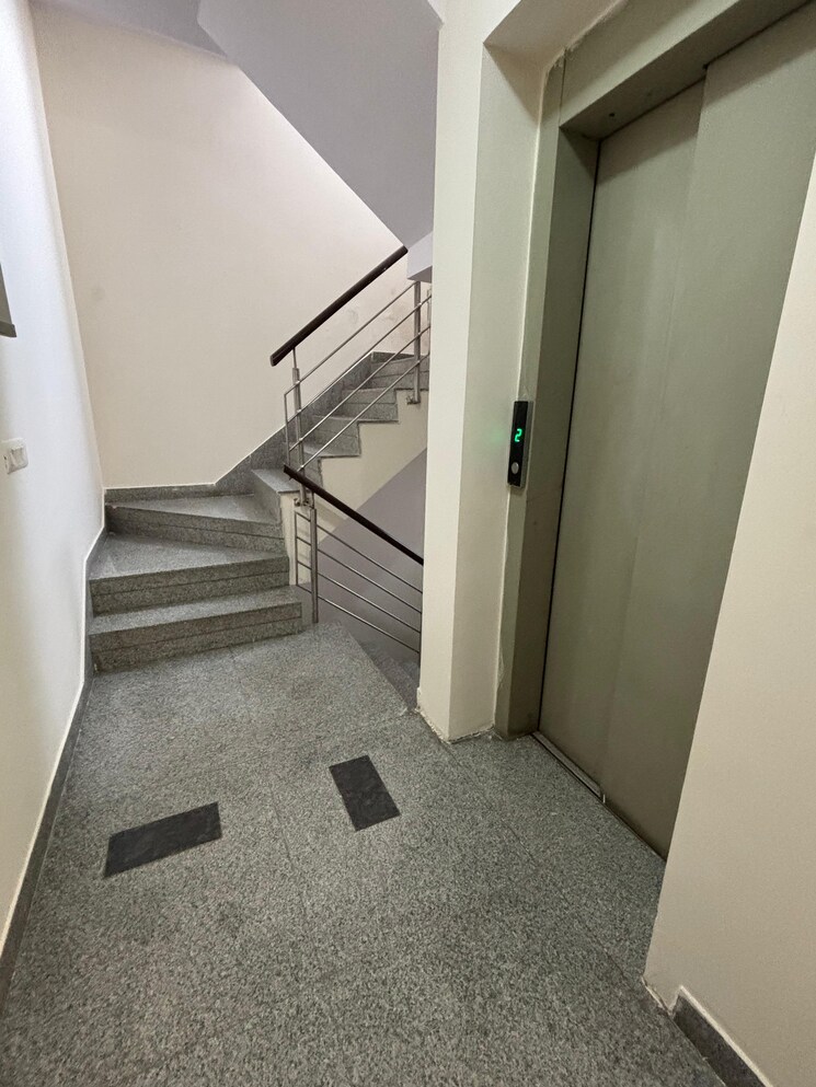 undefined, uday park 3 Bedroom 1500 Sq.Ft. Builder Floor In Uday Park Delhi 9109999