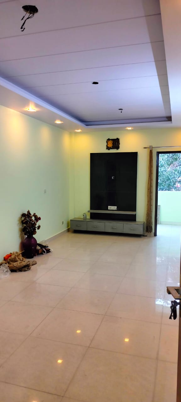3 BHK Builder Floor For Sale in Shalimar Bagh Hosing 